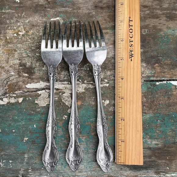 Rogers silver ornate flatware dinner Forks stainless vintage set of 3 - Picture 4 of 5